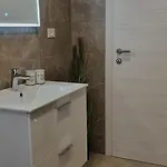 N&g Διαμέρισμα Ρόβινι