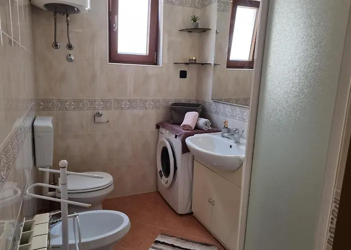 Apartment N&g *
